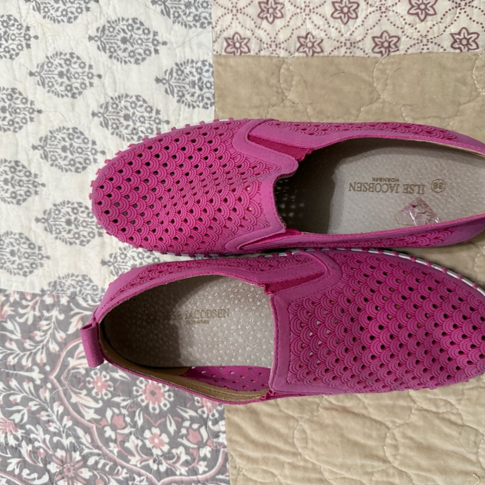 Ilse Jacobsen Women's Pink Slip-On Shoes